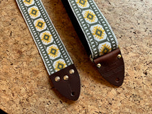 Load image into Gallery viewer, UNIQUE PIECE - Mustard Pillars &quot;Tom&#39;s Vintage Straps&quot; guitar/bass strap
