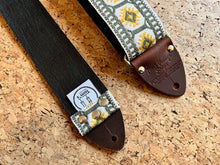 Load image into Gallery viewer, UNIQUE PIECE - Mustard Pillars &quot;Tom&#39;s Vintage Straps&quot; guitar/bass strap
