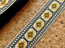 Load image into Gallery viewer, UNIQUE PIECE - Mustard Pillars &quot;Tom&#39;s Vintage Straps&quot; guitar/bass strap
